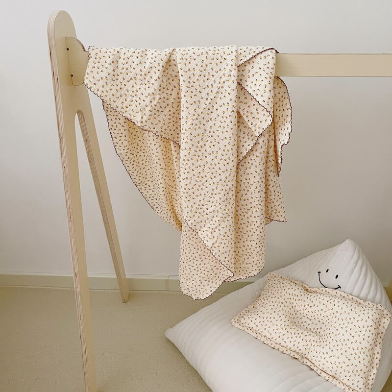 Daisy Floral Muslin Baby Blanket & Pillow Set – 47″×51″