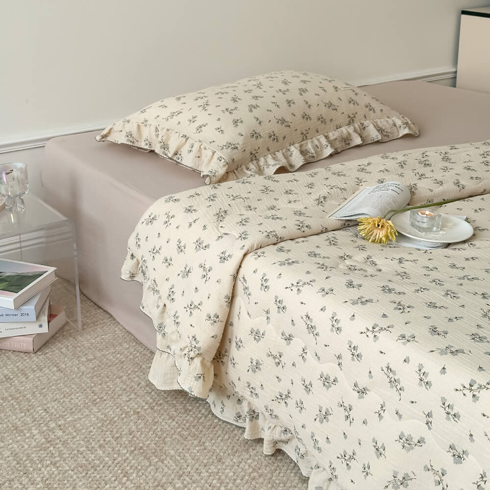 Hyacinth Floral Muslin Quilt – Ruffle Edge Cotton Bedding
