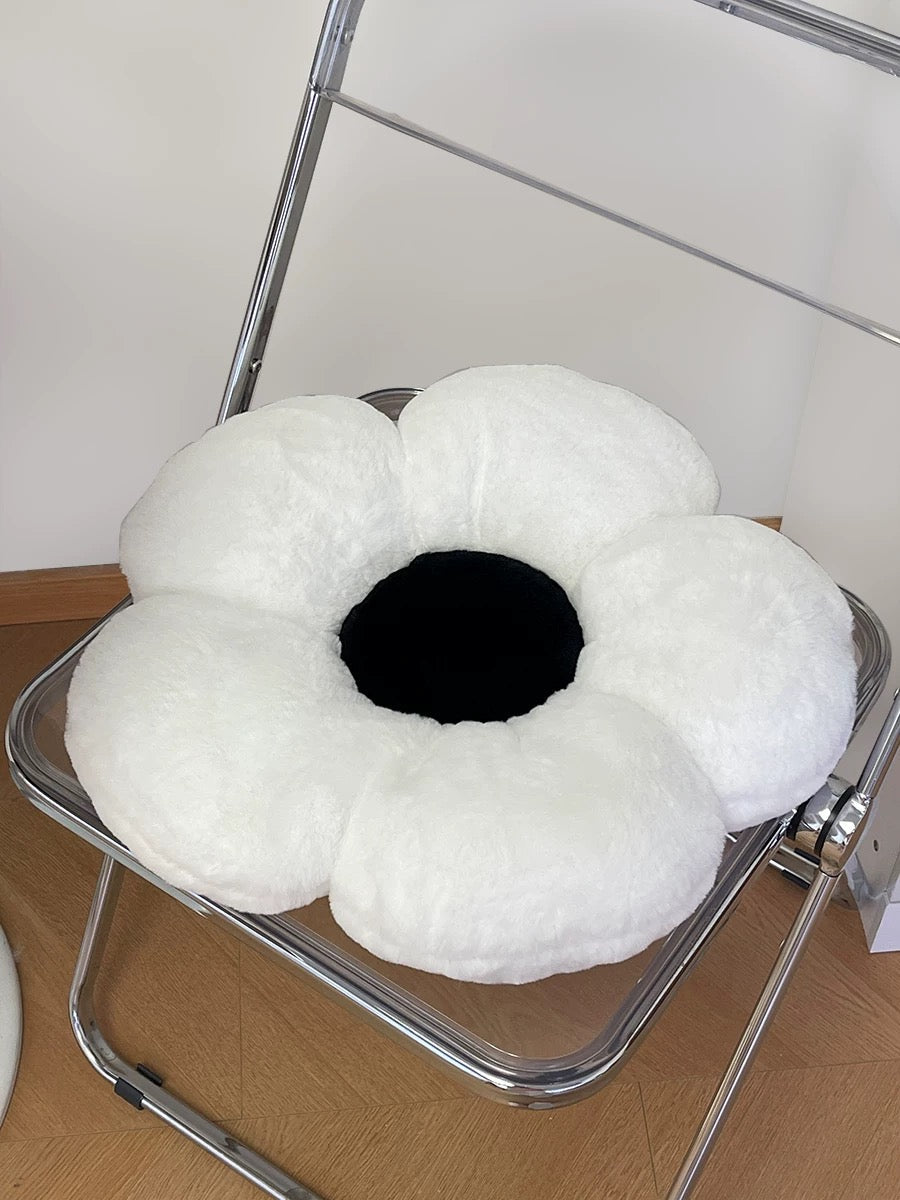 Kawaii Flower Pillow White