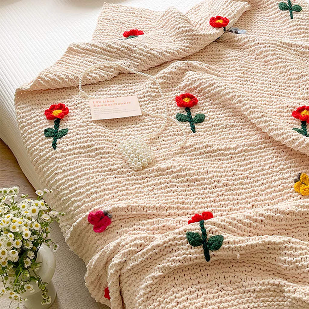 Chunky Knit Blanket With Tufted Flower