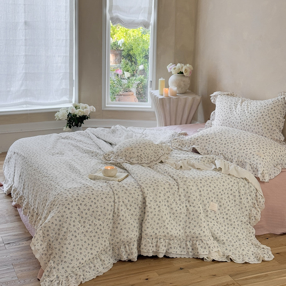 Ditsy Floral Kids Comforter – Ruffled & Lightweight