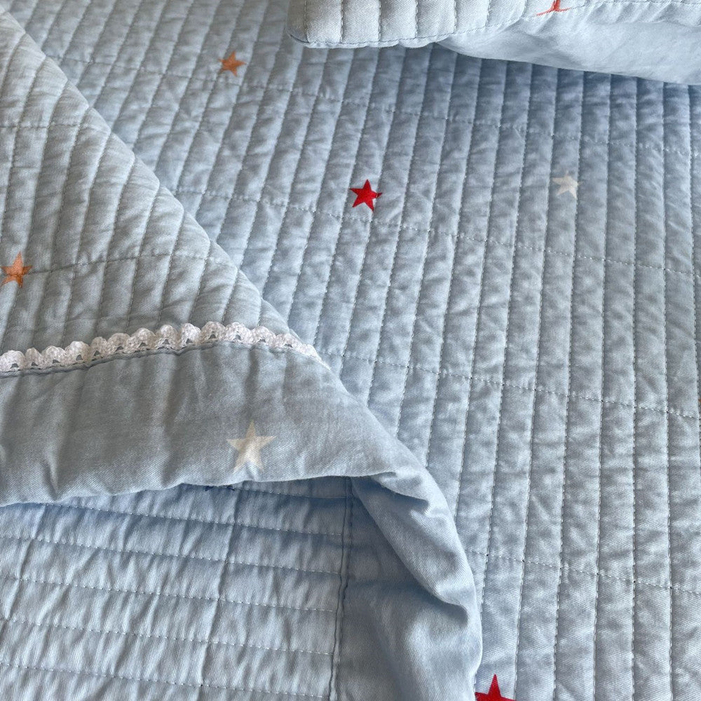Star Print Cotton Quilt – Lightweight & Breathable Bedding