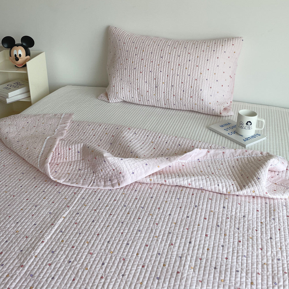 Star Print Cotton Quilt – Lightweight & Breathable Bedding