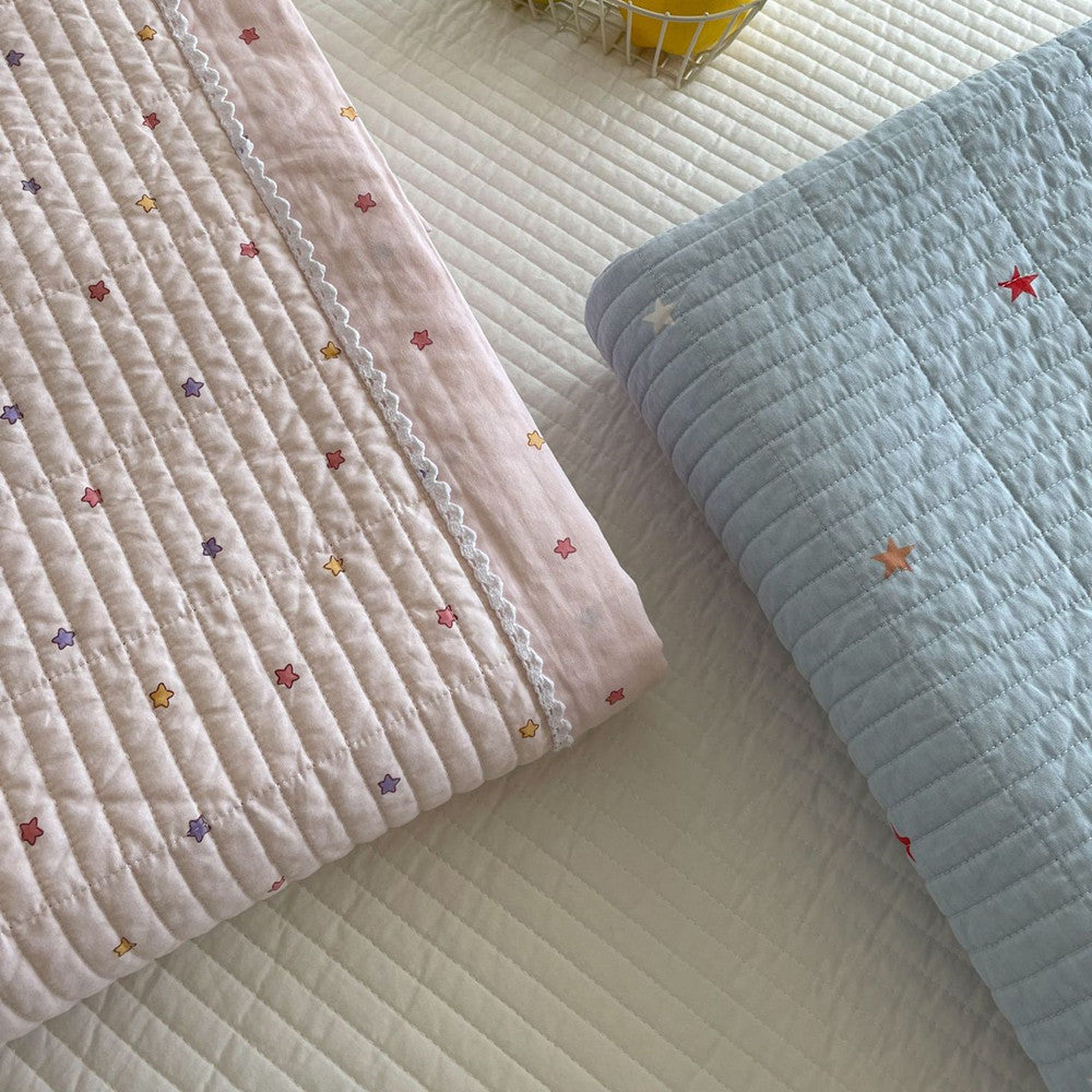 Star Print Cotton Quilt – Lightweight & Breathable Bedding
