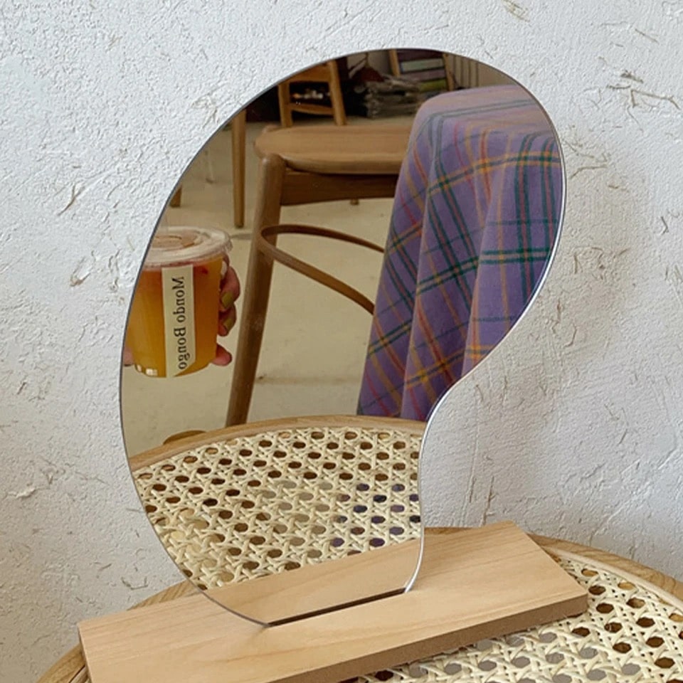 Wavy Mirror B