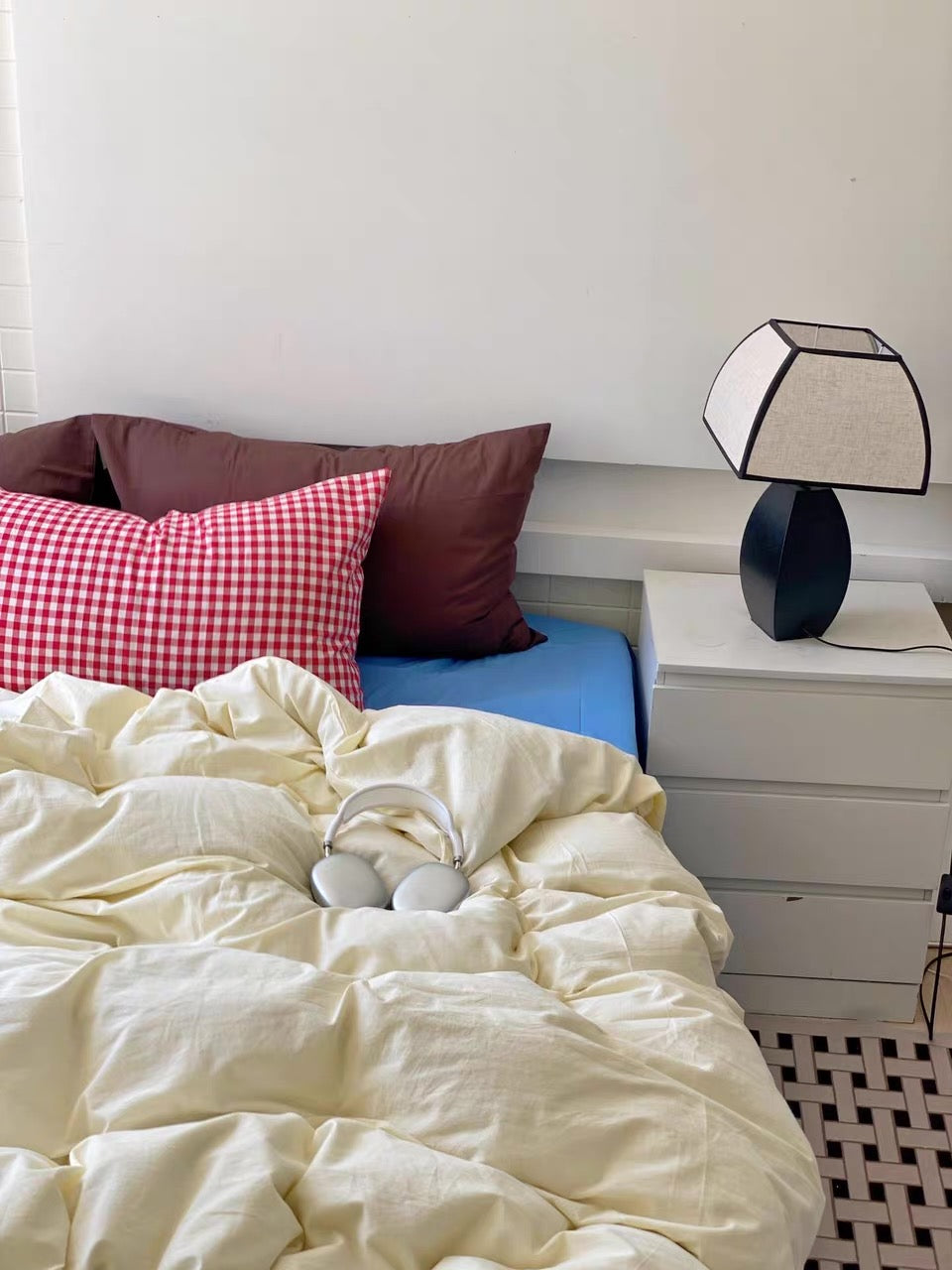 Cream Bedding Set with Gingham Pillowcase