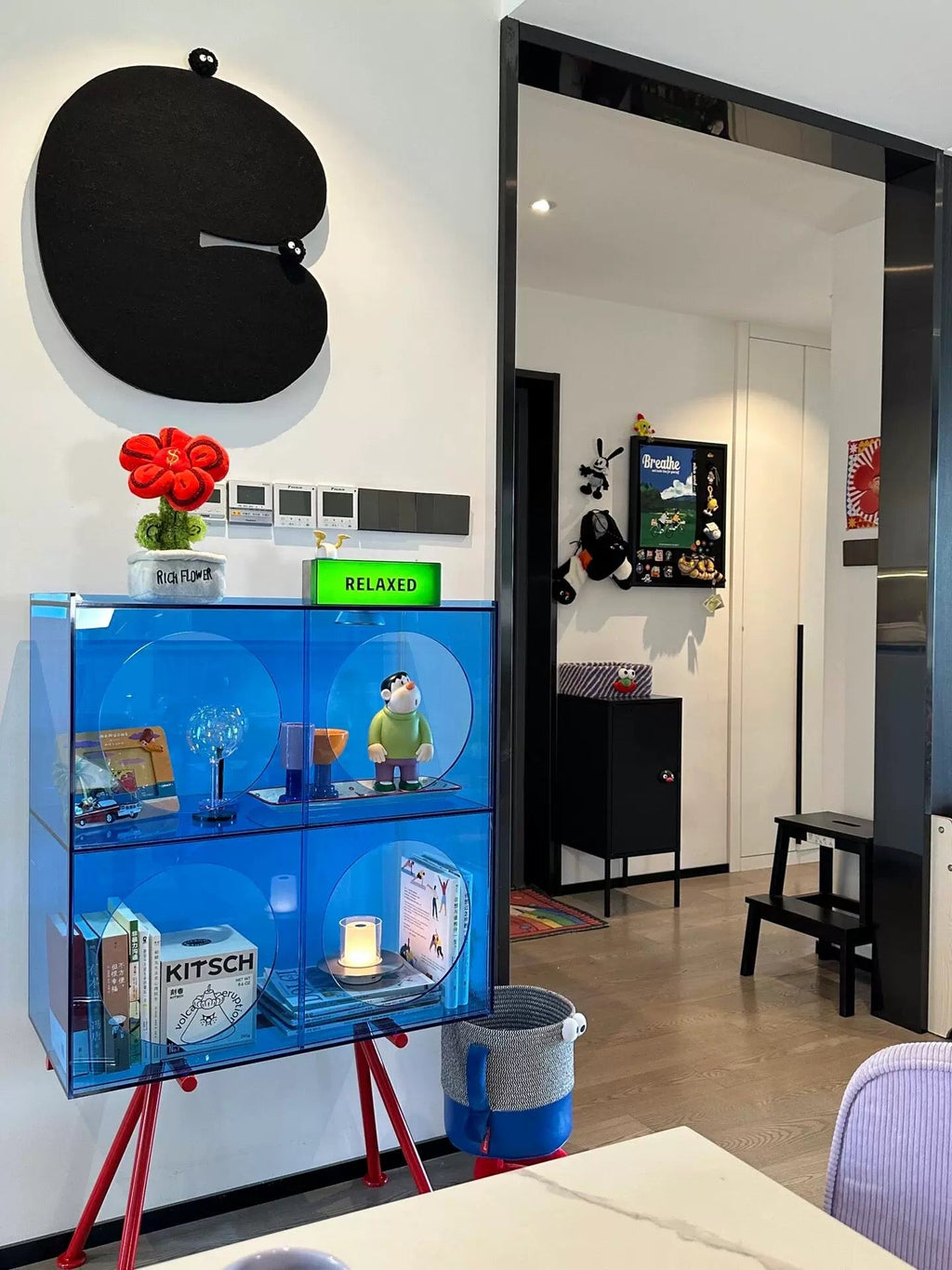 Modern Acrylic Display Cabinet