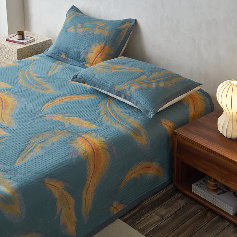 Aira Feather Cotton Quilt Set