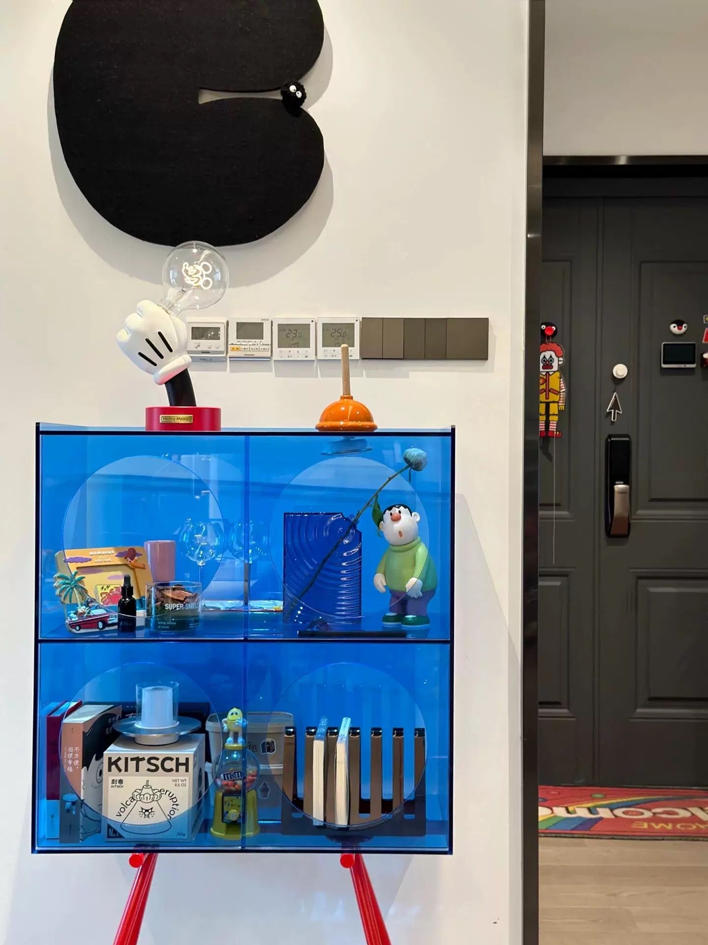 Modern Acrylic Display Cabinet