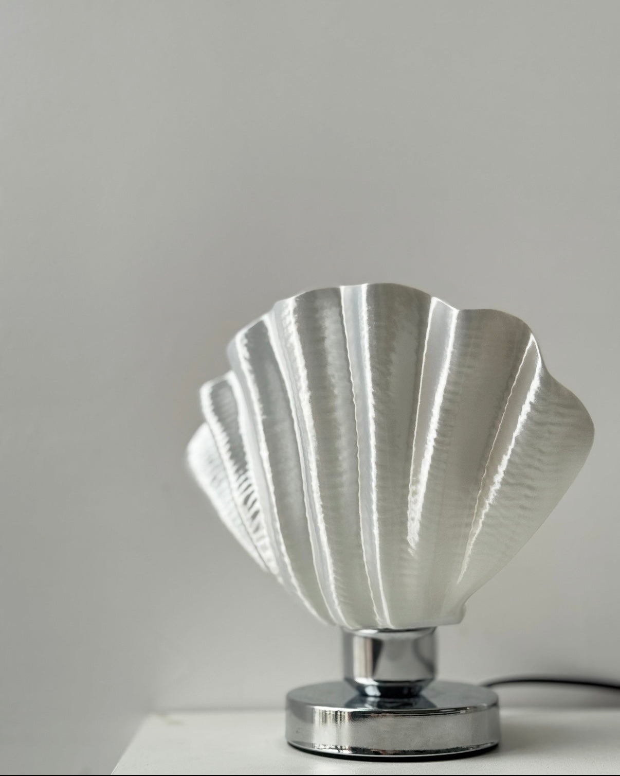 White Scallop Relief Table Lamp