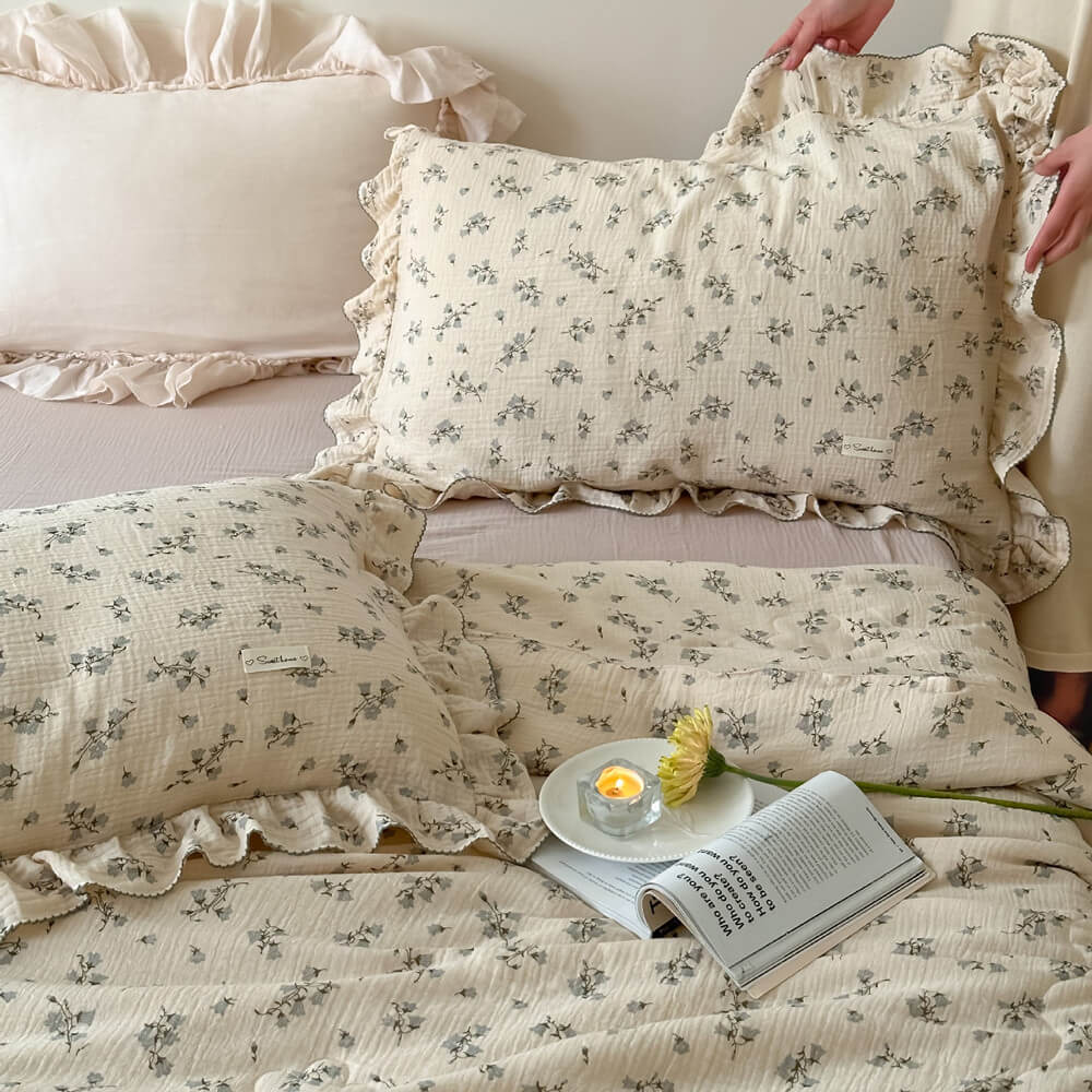 Hyacinth Floral Muslin Quilt – Ruffle Edge Cotton Bedding