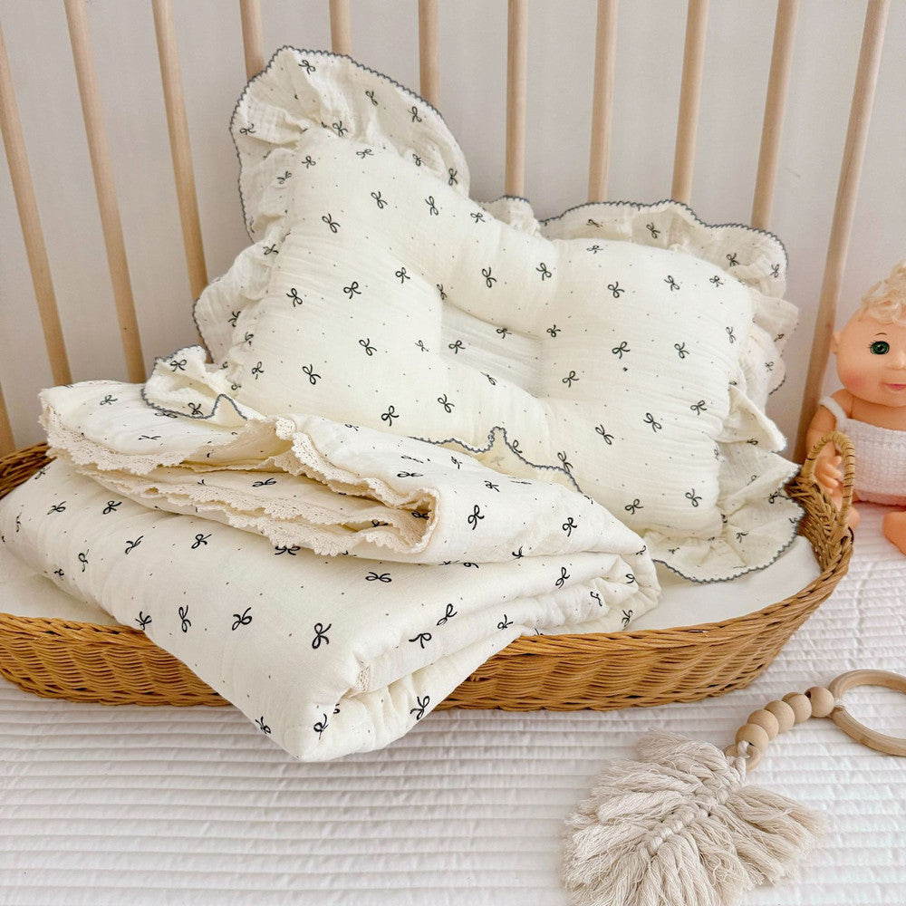 Bow Print Toddler Comforter – Cotton Muslin with Lace Trim