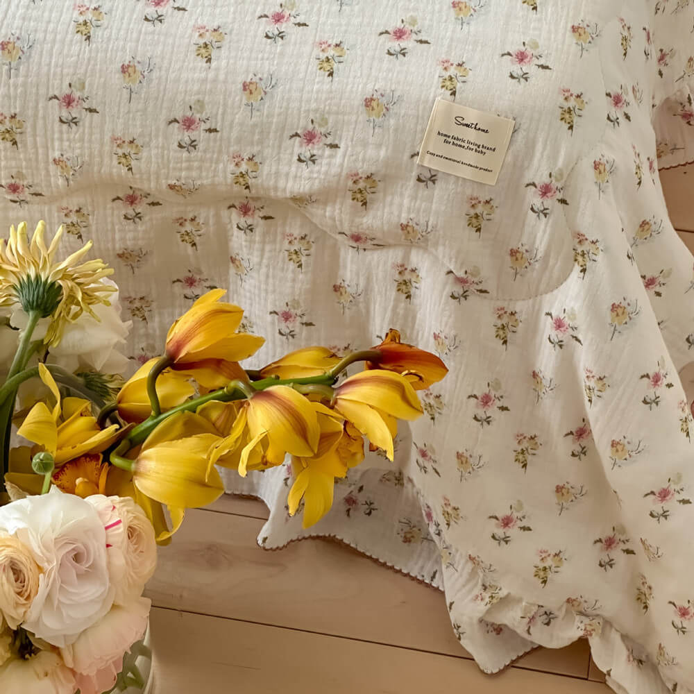 Vintage Floral Muslin Quilt – Ruffle Edge Cotton Bedding