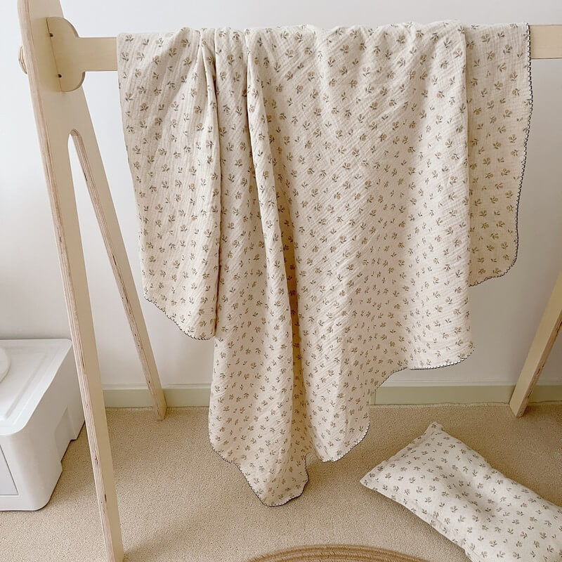 Vintage Floral Cotton Muslin Baby Blanket – 47″×51″