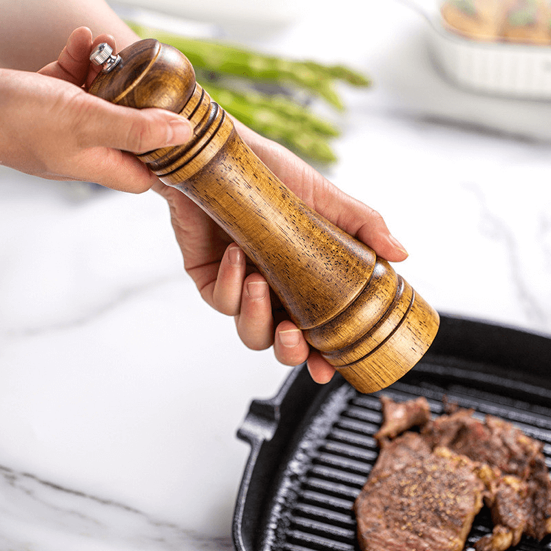 Oakwood Spice Grinder – Manual Pepper Mill