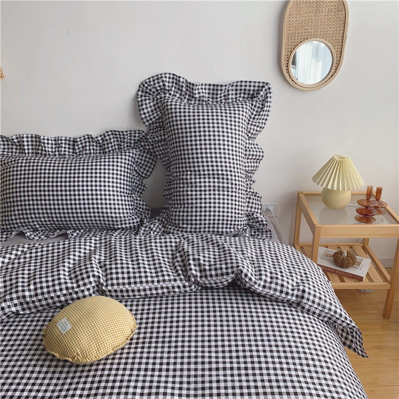 Plaid Ruffle Bedding Set