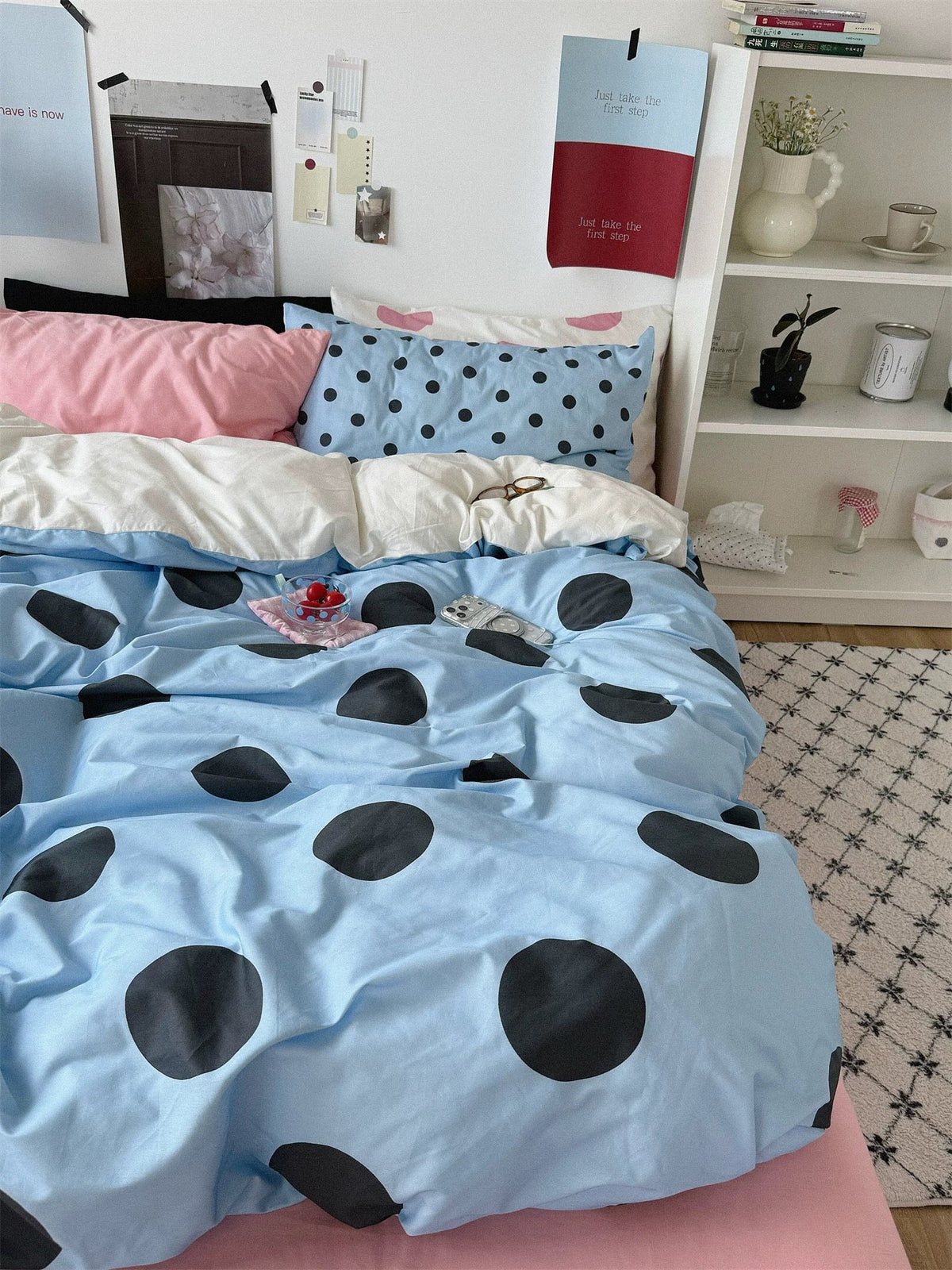 Blue and Pink Bedding Set