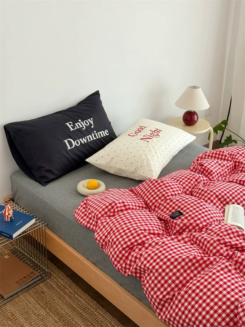 Black & Red Preppy Gingham Bedding Set