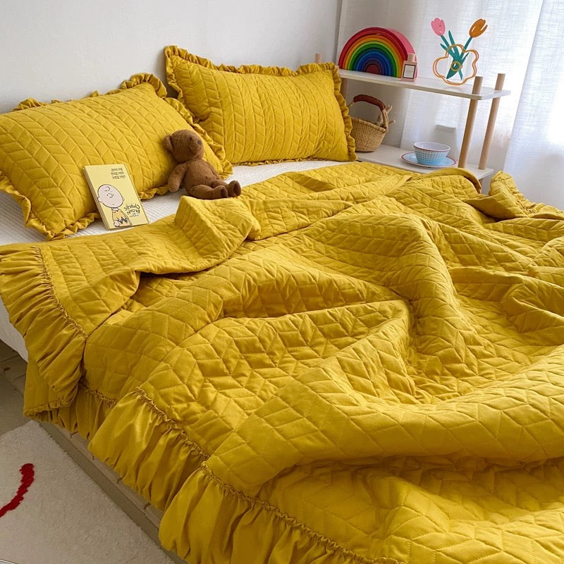 Cozy Ruffles Bedding Set Yellow