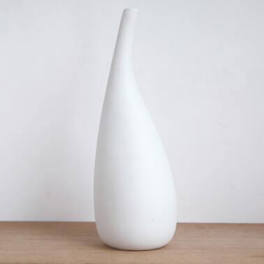 White Porcelain Vase with Water Drop Design H: 32cm