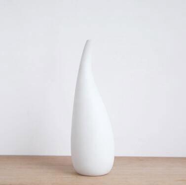 White Porcelain Vase with Water Drop Design H: 25cm