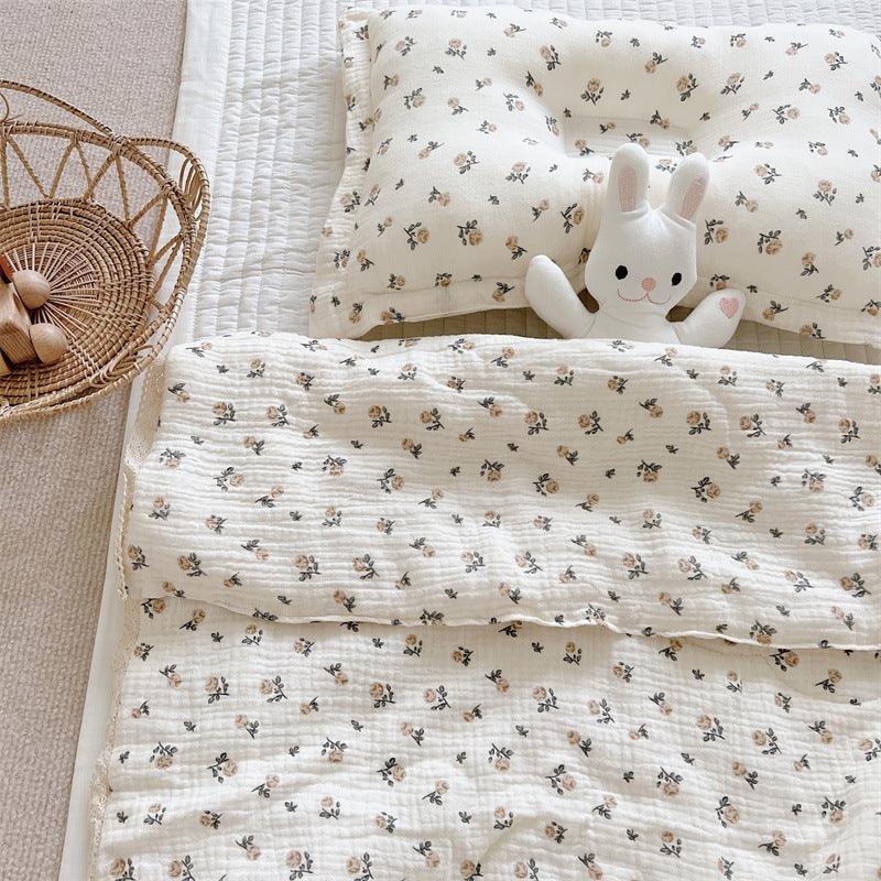 Vintage Rose Floral Baby Quilt – Cotton Muslin with Lace Trim