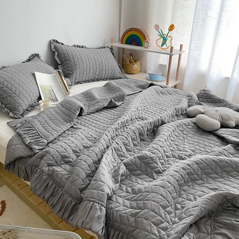 Cozy Ruffles Bedding Set Gray