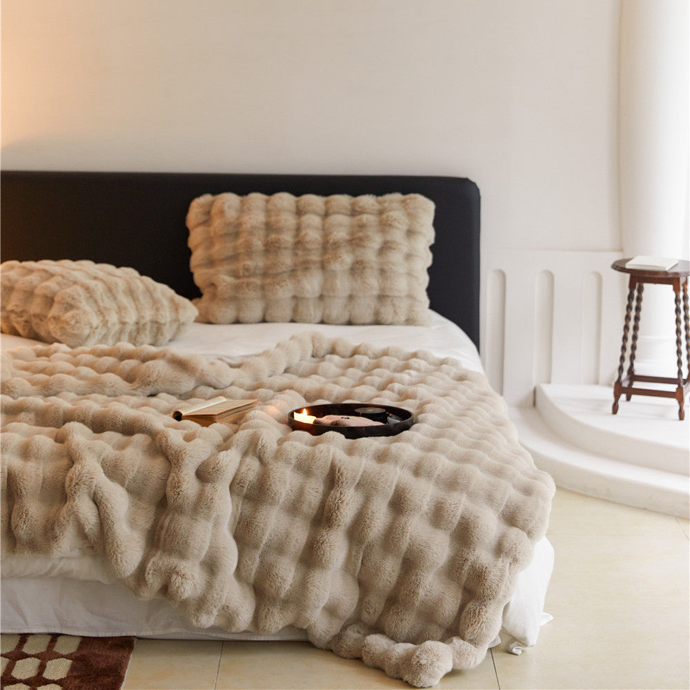 Luxury Faux Rabbit Fur Throw Blanket – Fluffy & Reversible