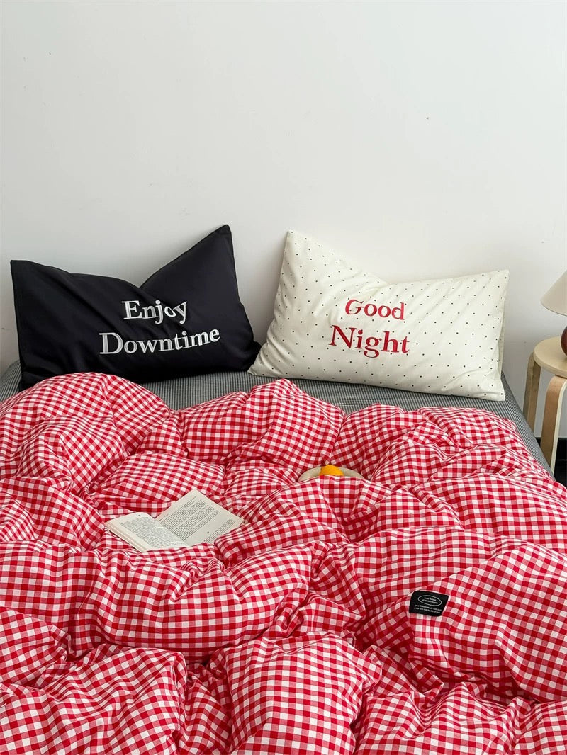 Black & Red Preppy Gingham Bedding Set