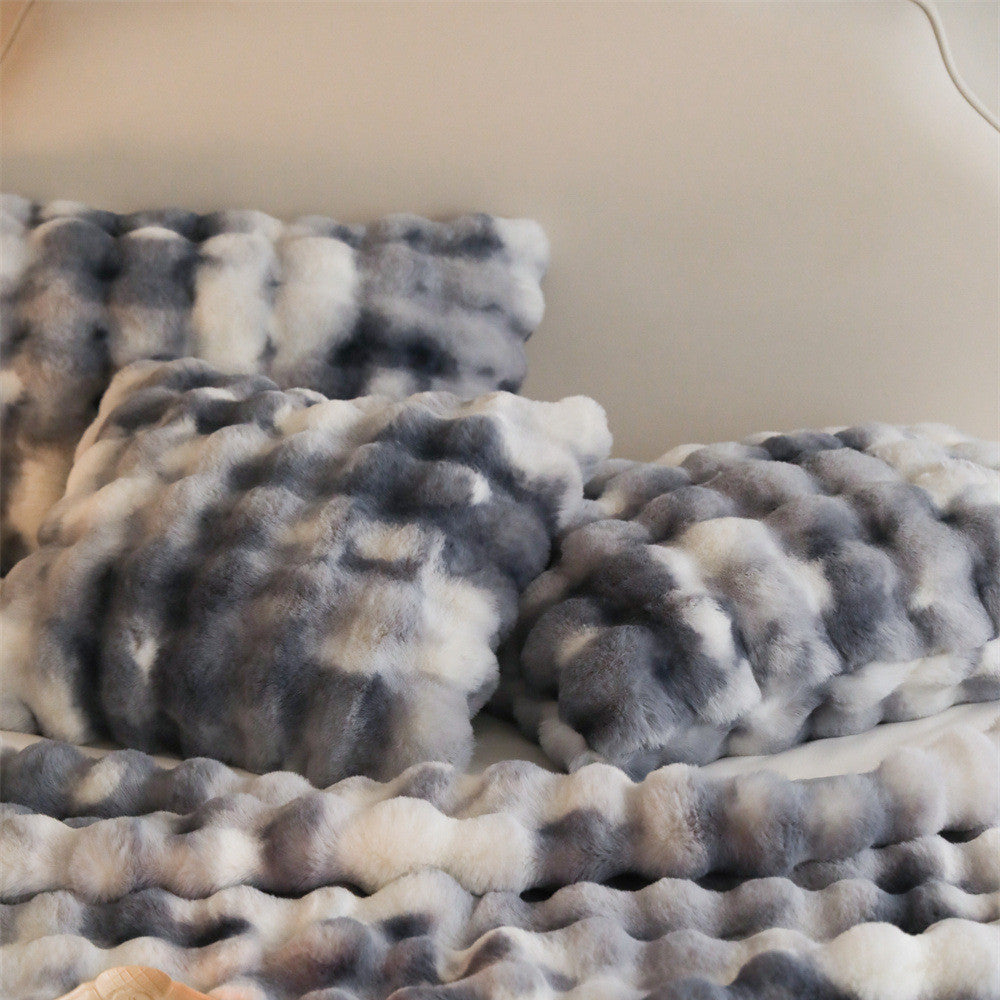 Luxury Faux Rabbit Fur Throw Blanket – Fluffy & Reversible