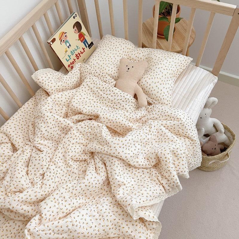 Daisy Baby Quilt – Lace Trim Muslin Comfort
