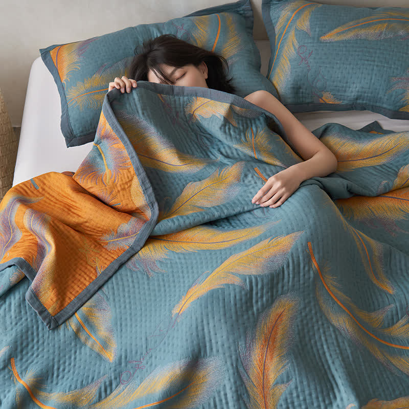 Aira Feather Cotton Quilt Set