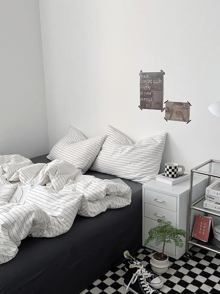 White & Black Striped Bedding Set