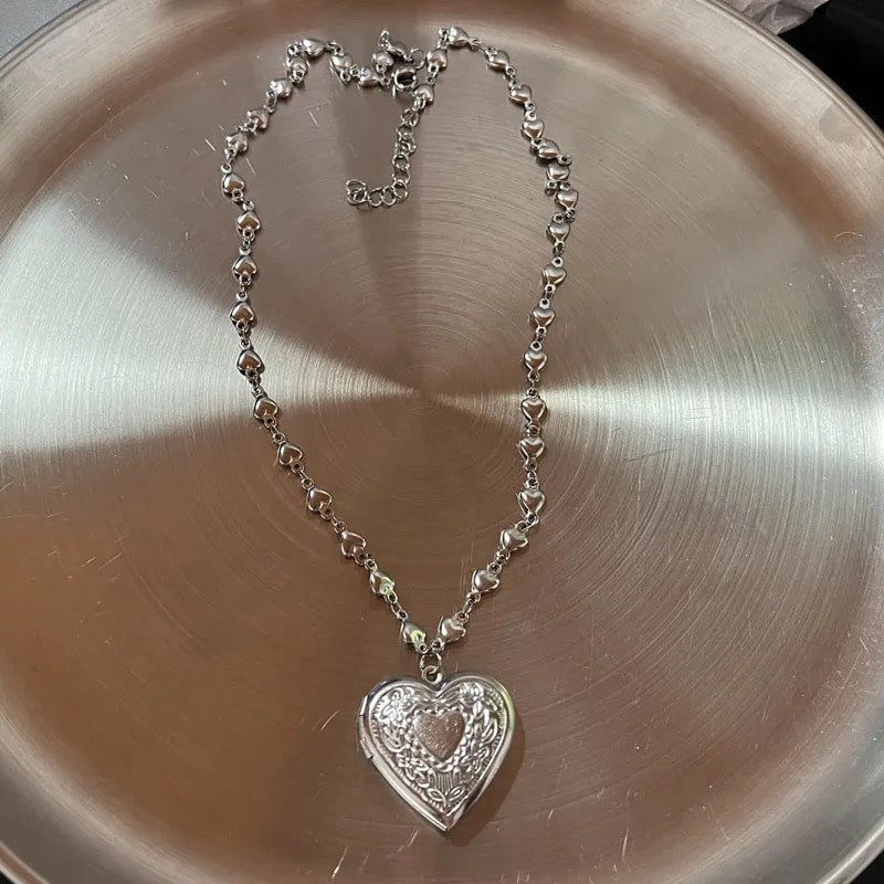 Gothic Red Heart Pendant 3
