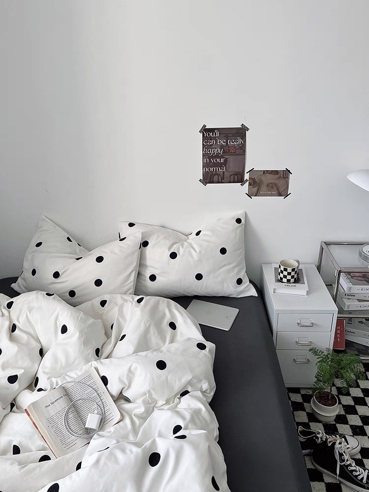 White & Black Polka Dot Bedding Set