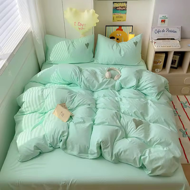 White Heart Coquette Bedding Set Mint
