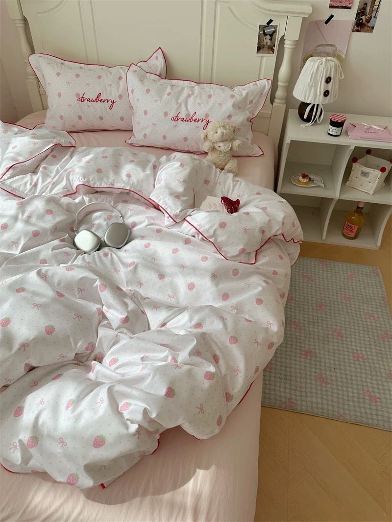Dollette-inspired Strawberry Bedding Set