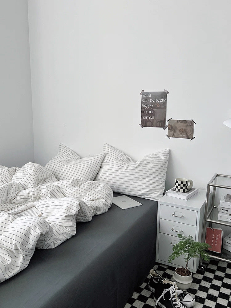White & Black Striped Bedding Set