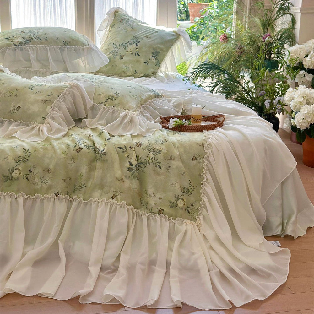 Floral Ruffled Comforter – Soft TENCEL™ Bedding