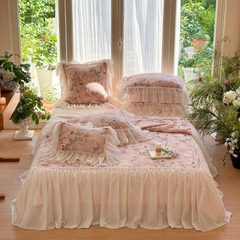 Floral Ruffled Comforter – Soft TENCEL™ Bedding