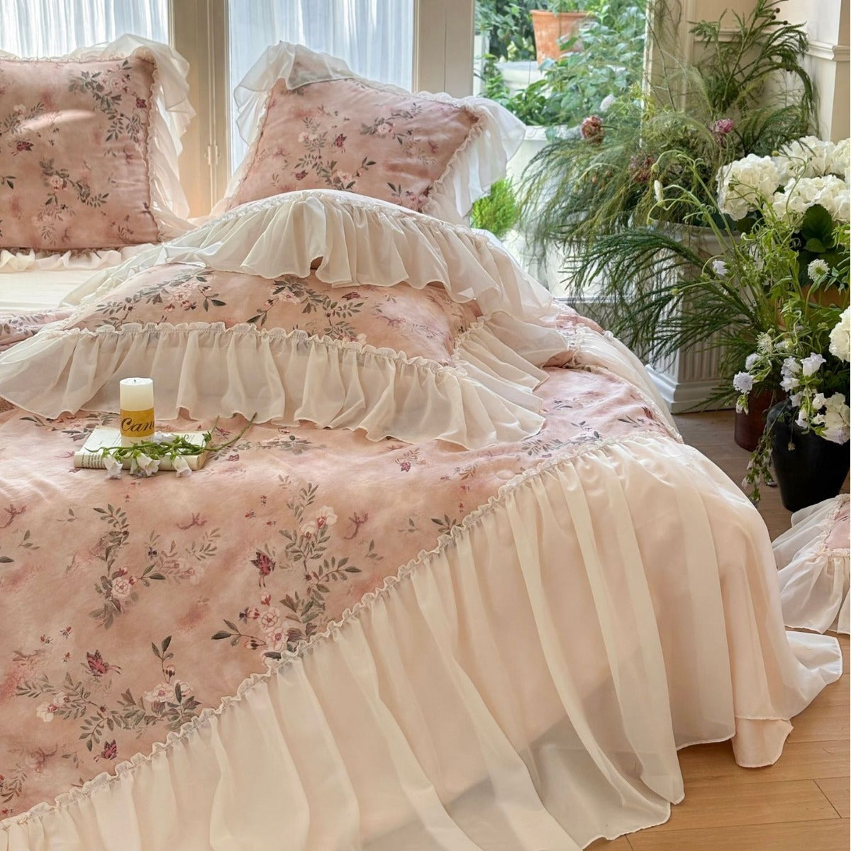 Floral Ruffled Comforter – Soft TENCEL™ Bedding