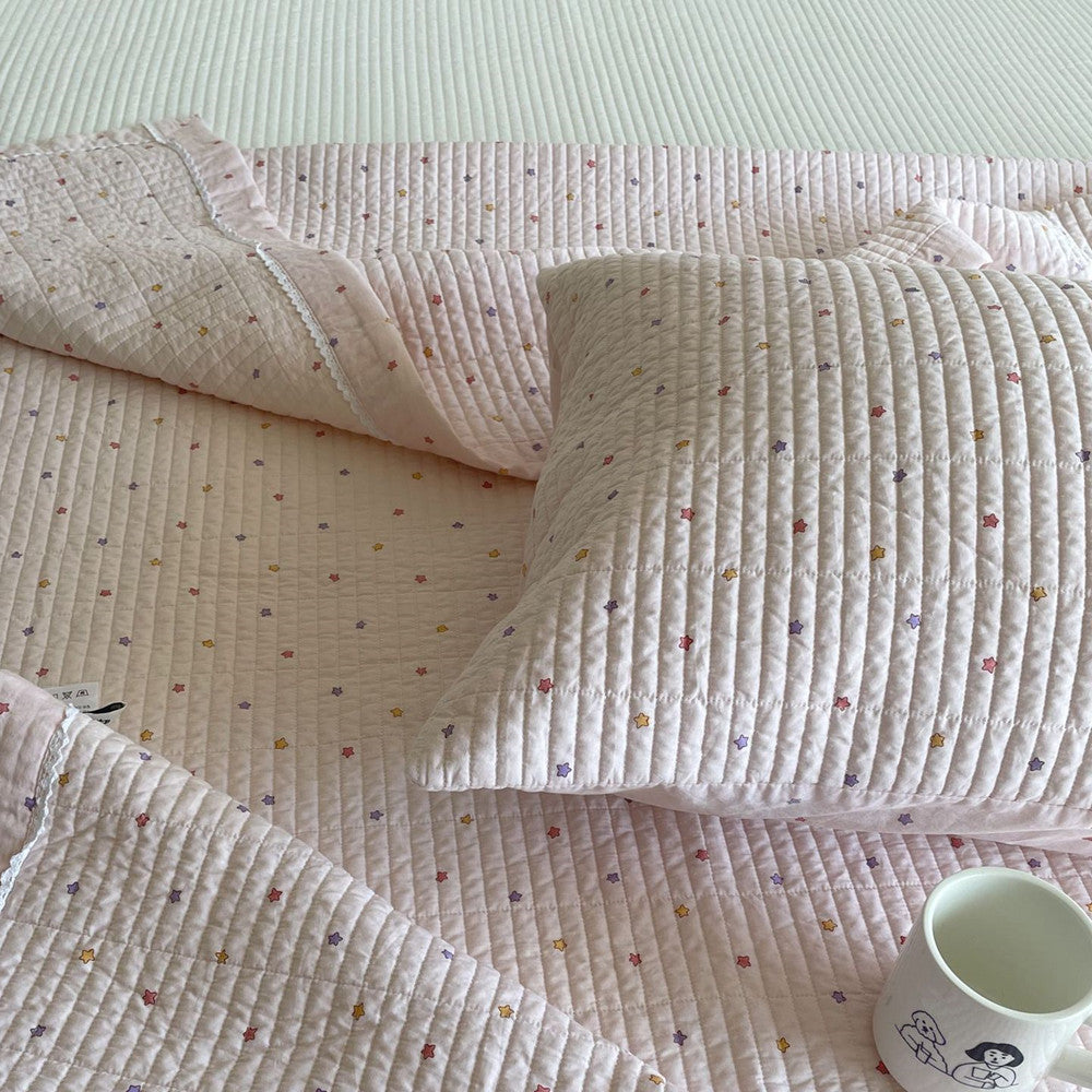 Star Print Cotton Quilt – Lightweight & Breathable Bedding