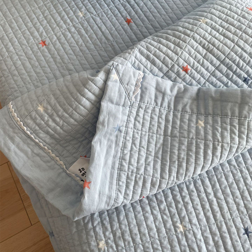 Star Print Cotton Quilt – Lightweight & Breathable Bedding