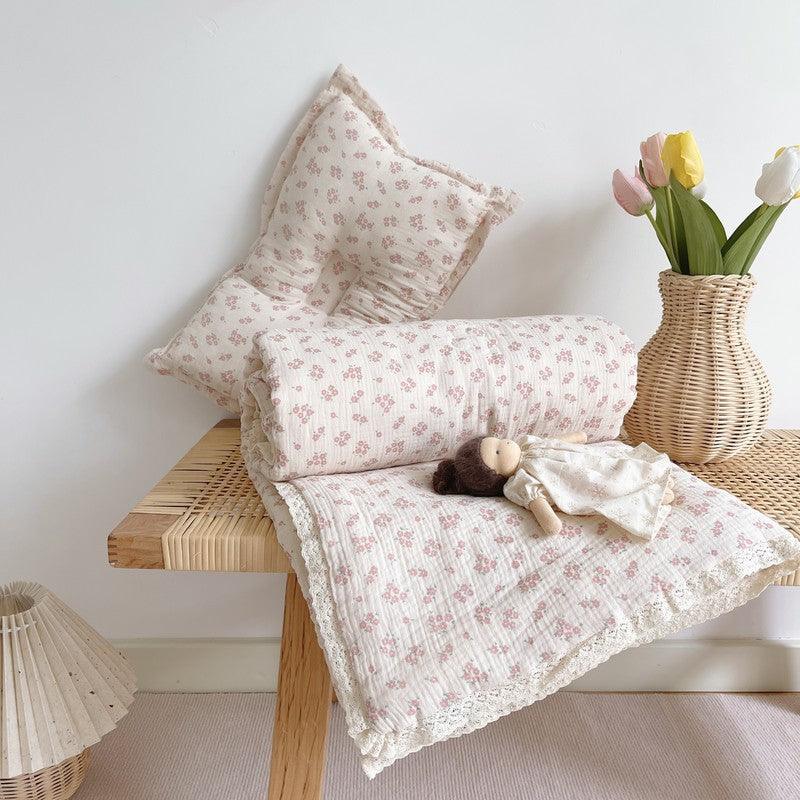 Sweet Ditsy Floral Baby Comforter – Cotton Muslin with Lace Trim