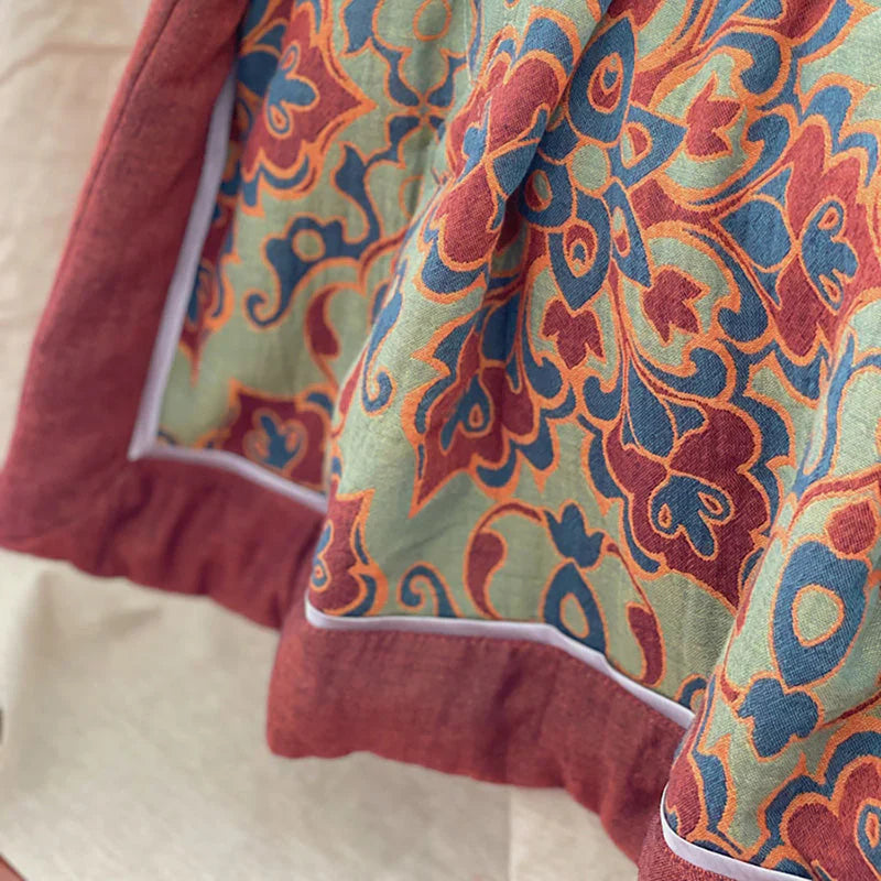 Retro Quilt for Bed - Vintage Floral Style