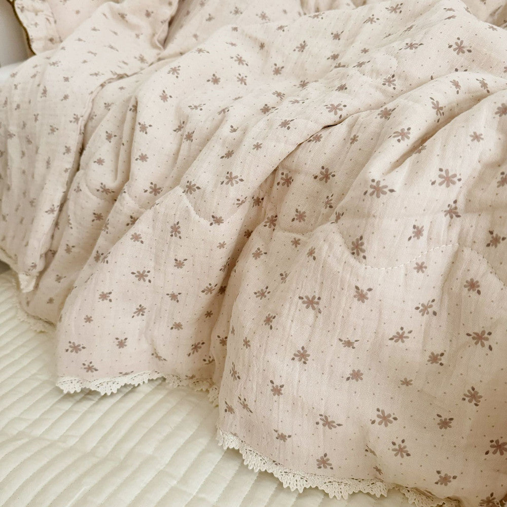 Daisy Print Toddler Comforter – Cotton Muslin with Lace Trim