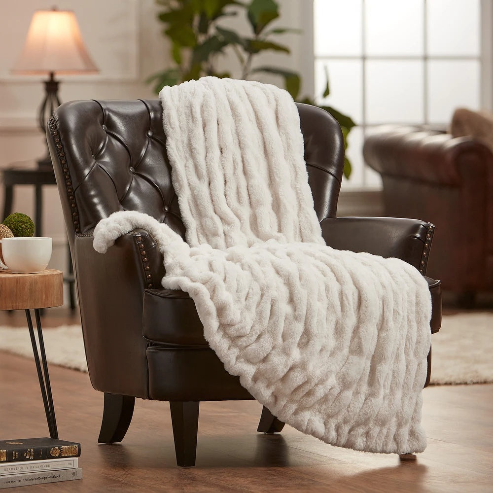 Chic Casa Faux Fur Blanket White