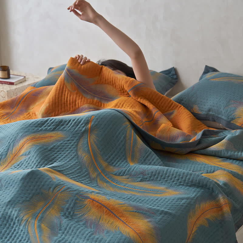 Aira Feather Cotton Quilt Set