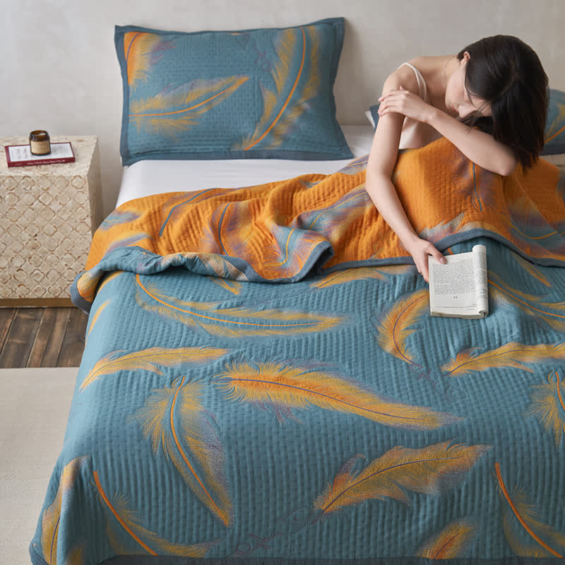 Aira Feather Cotton Quilt Set